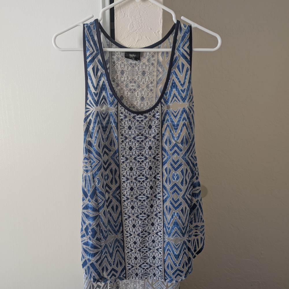 Blue Sleeveless Tank Top with Geometric Pattern
